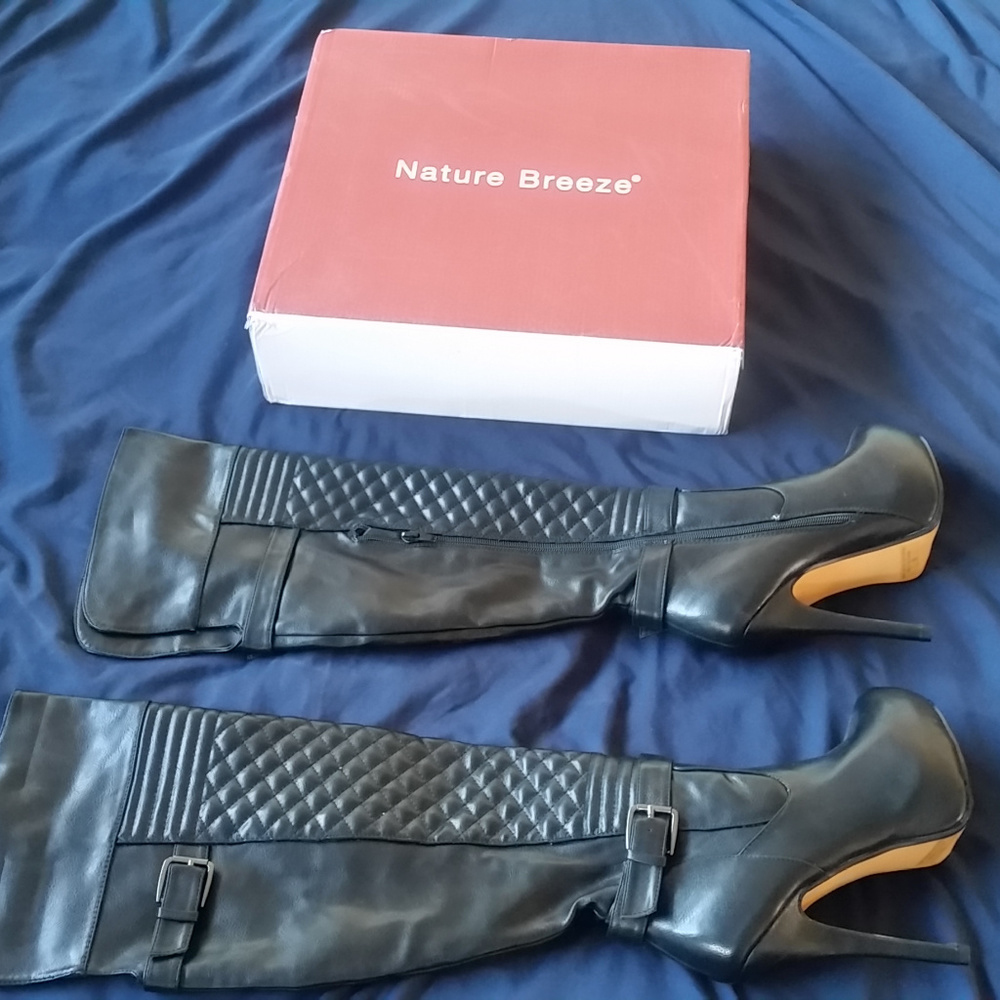 Nature' s Breeze OTK Quilted Buckle Boots w/box